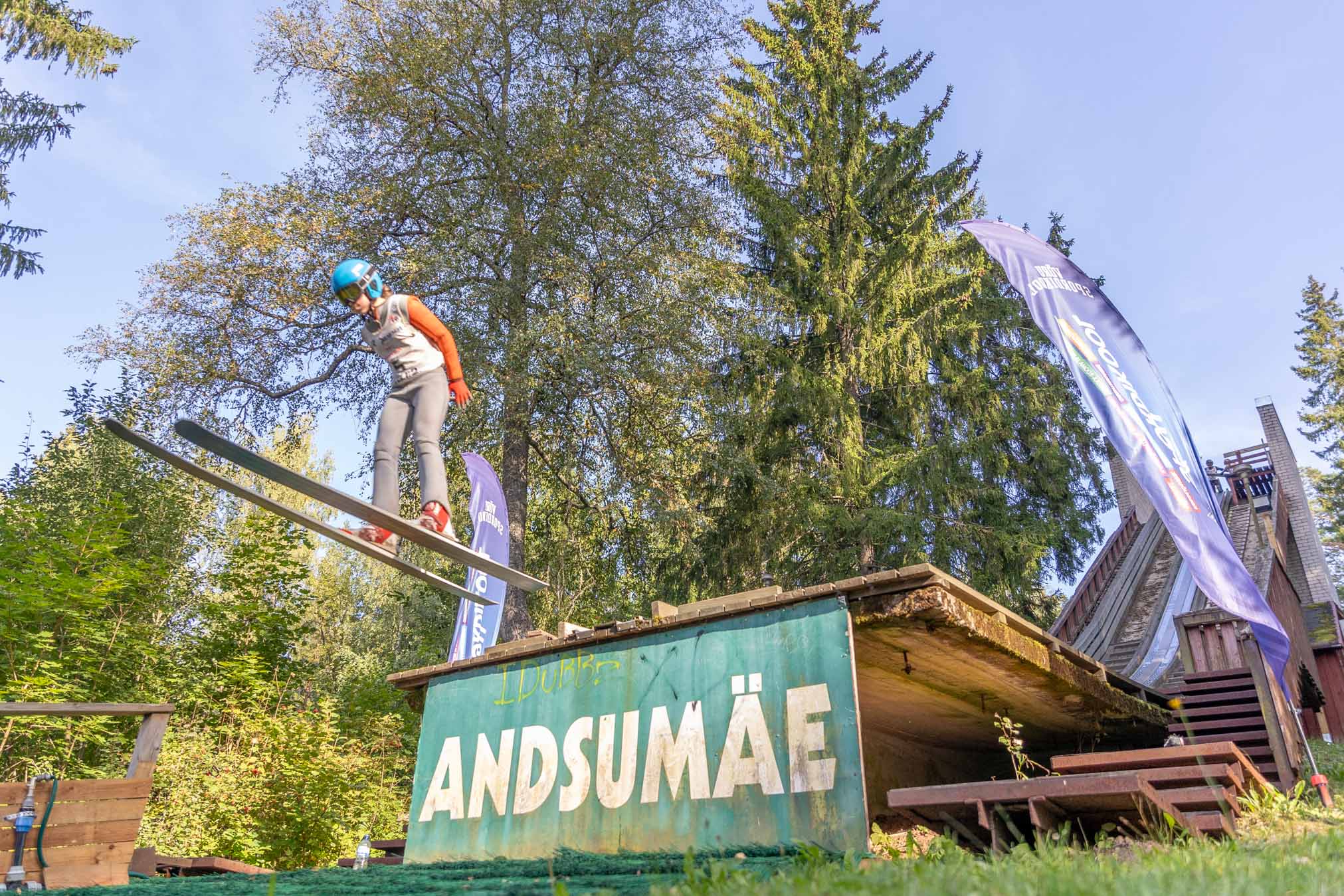 FOTOD Rekonstrueeritud suusahüppemäel harjutati hüppeid ja kuulutati välja möödunud õppeaasta parimad